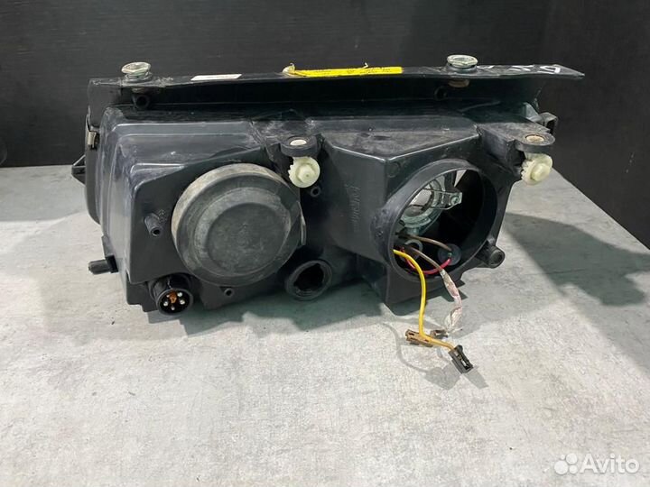 Фара передняя правая VW Passat B5