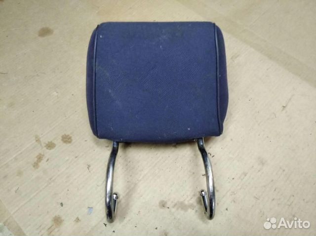 Подголовник задний w124 E-class 606.910 1995