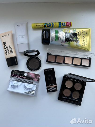 Косметика помада, тушь, тональный крем, блески