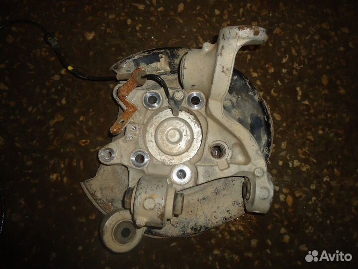 Кулак поворотный задний правый