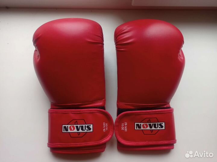 Боксерские перчатки novus 10 oz