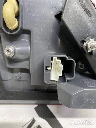 Задний правый внутренний фонарь Mercedes-Benz GLE