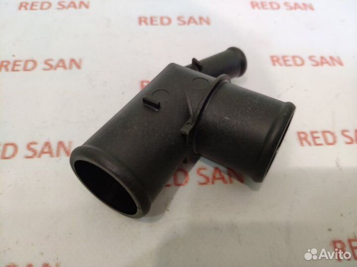 Патрубок системы охлаждения Toyota