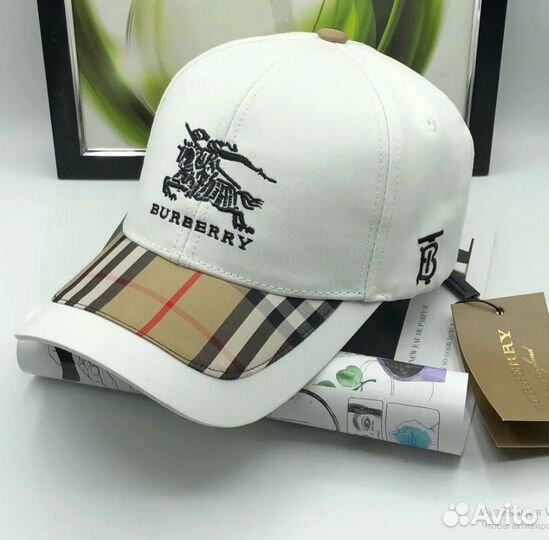 Кепка белая Burberry