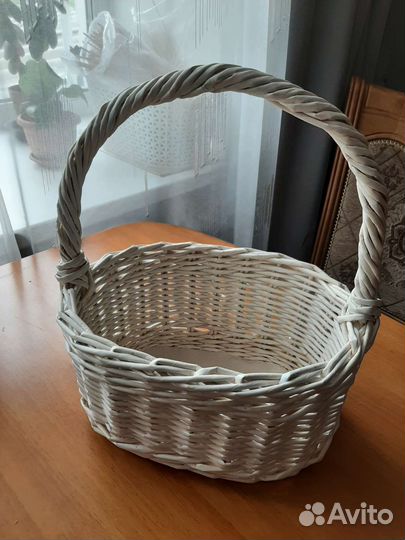Корзинка плетенная