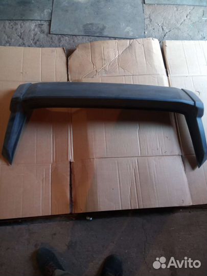 Спойлер Чистое стекло Renault Duster