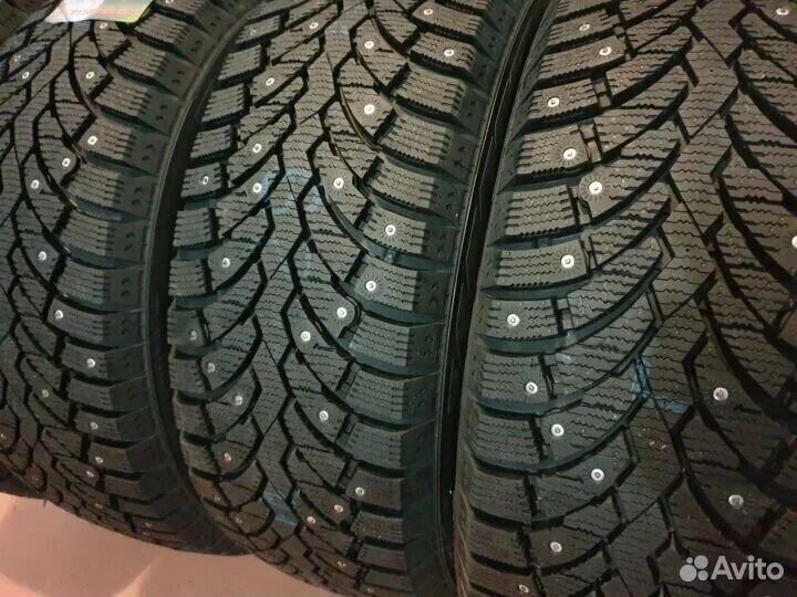 Pirelli Formula Ice 215/70 R16 100T