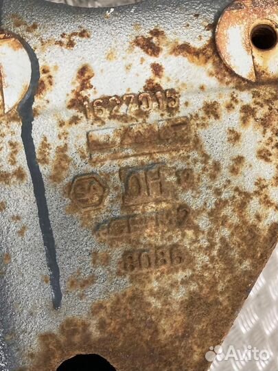 Кронштейн реактивной тяги DAF 1627015