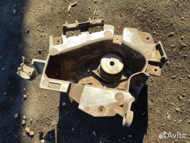 Опора кпп кронштейн Рено Кангу