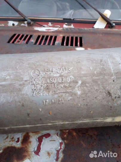 Выхлопная Мерседес