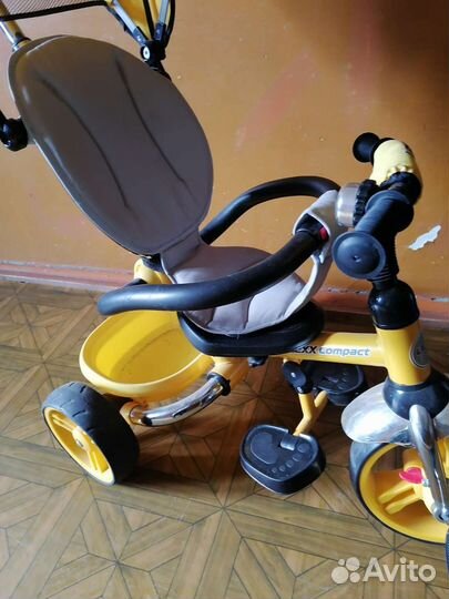 Трехколесный детский велосипед с ручкой