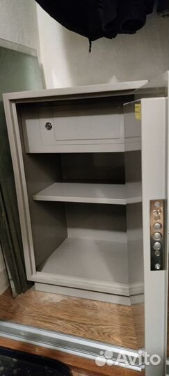 Сейф металлический