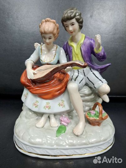 Статуэтка фарфор 17 см