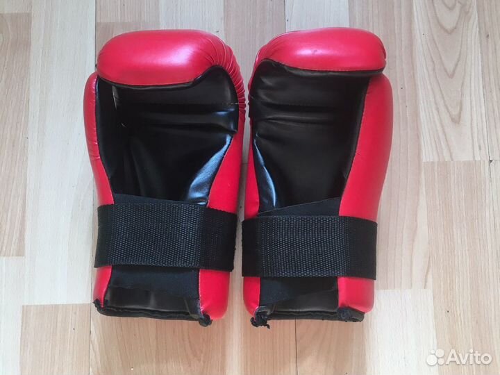 Боксерские перчатки