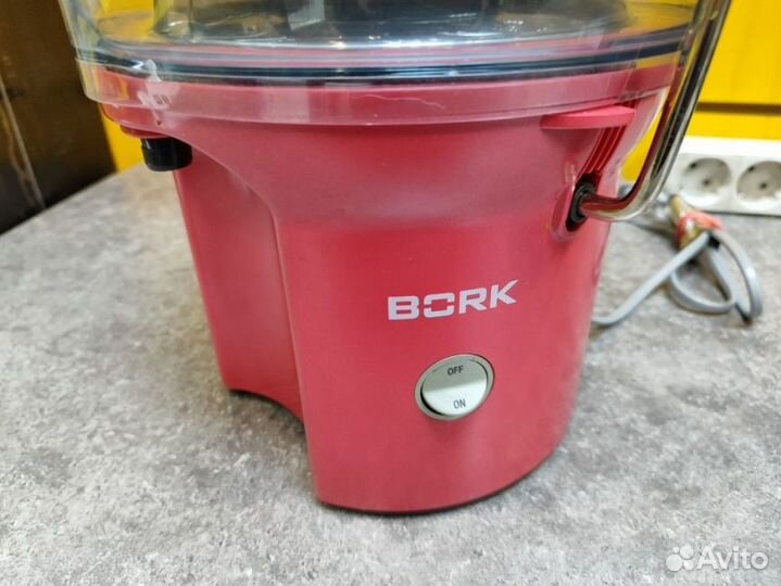 Центробежная соковыжималка bork S403, бордовый