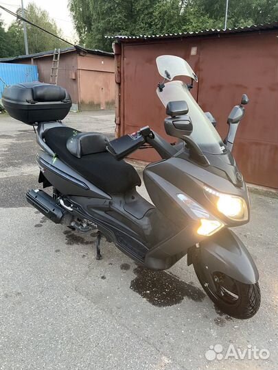 SYM GTS 300i