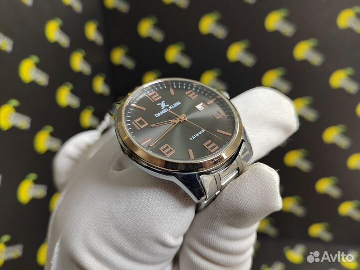 Часы Daniel Klein