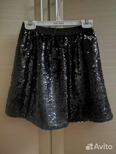 Юбка с пайетками 128 р
