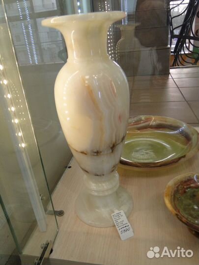 Вазы большая из оникса