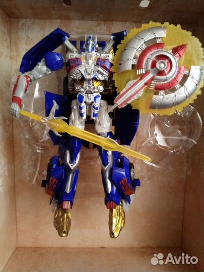 Трансформер Оптимус Прайм