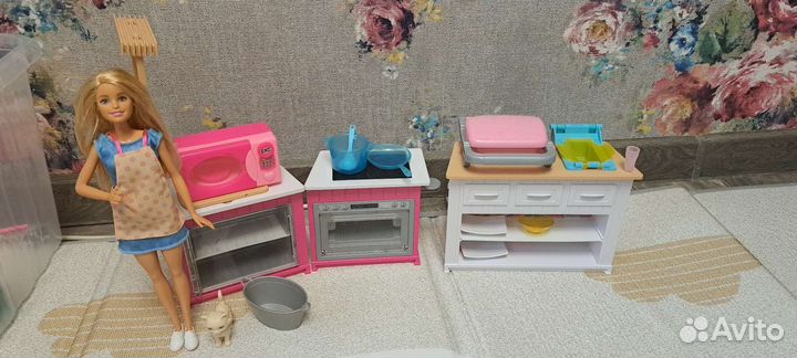 Кухня барби и питомец