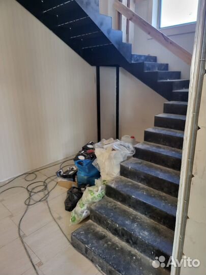 Металокаркас лестницы