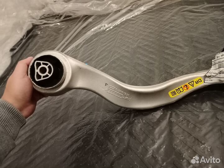 BMW 5' G30 Рычаг передний нижний правый