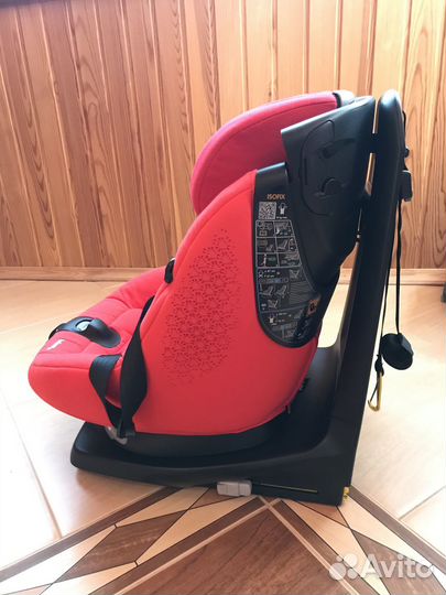 Поворотное автокресло Maxi-Cosi AxissFix (0-18 кг)