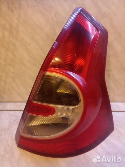 Фонарь задний правый Renault Sandero 1 8200734824