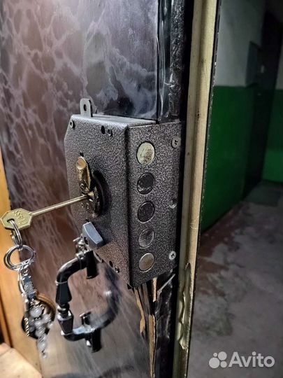 Дверь входная металлическая