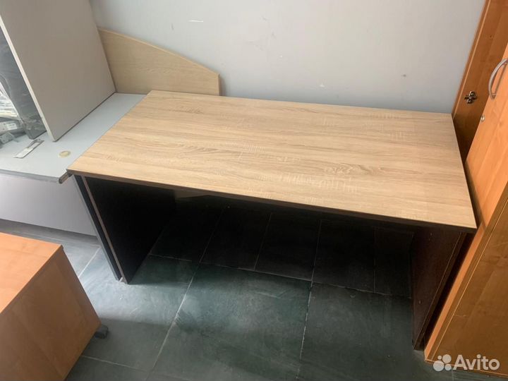 Стол офисный