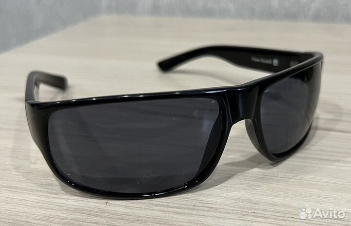 Солнцезащитные очки фирменные
