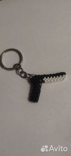 Брелок из бисера