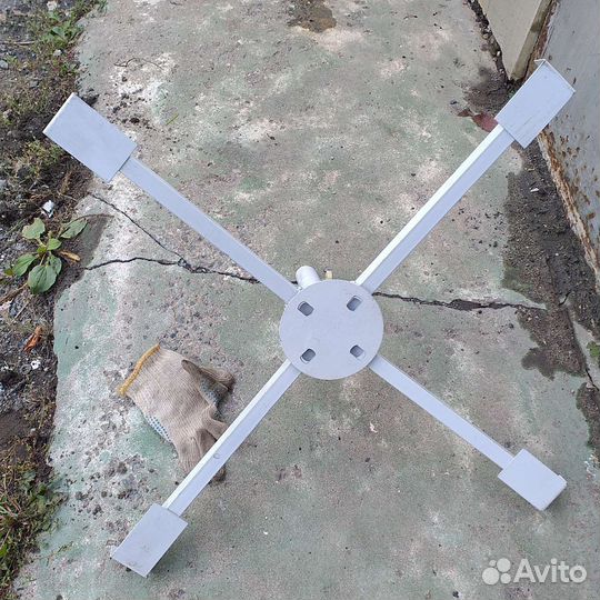 Основание зонта для стола