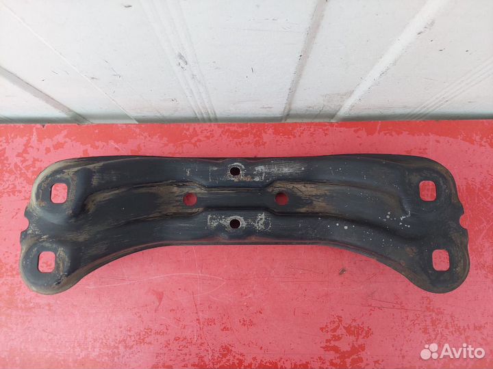 Опора АКПП Mercedes-Benz W140 M104