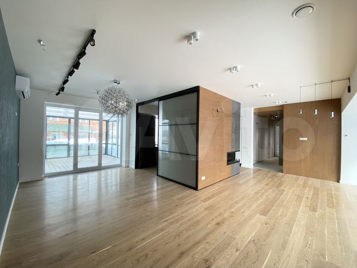 Коттедж 409,2 м² на участке 6,5 сот.