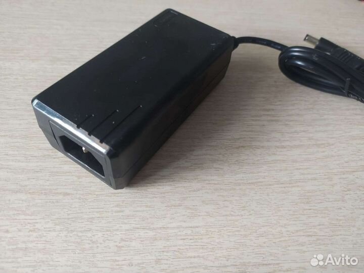 Блок питания 12В - (3А, 2.6А)