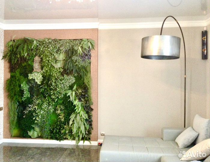 Панели из мха, искусственные растения и цветы