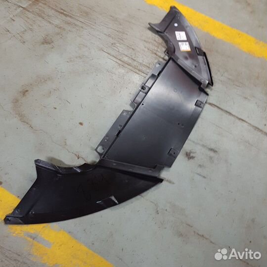 Пыльник переднего бампера Ford Focus 3