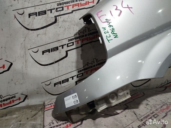 Крыло nissan serena PC24 PNC24 RC24 TC24 TNC24 VC24 VNC24 631014N050 переднее левое серебро, KY0 NA6