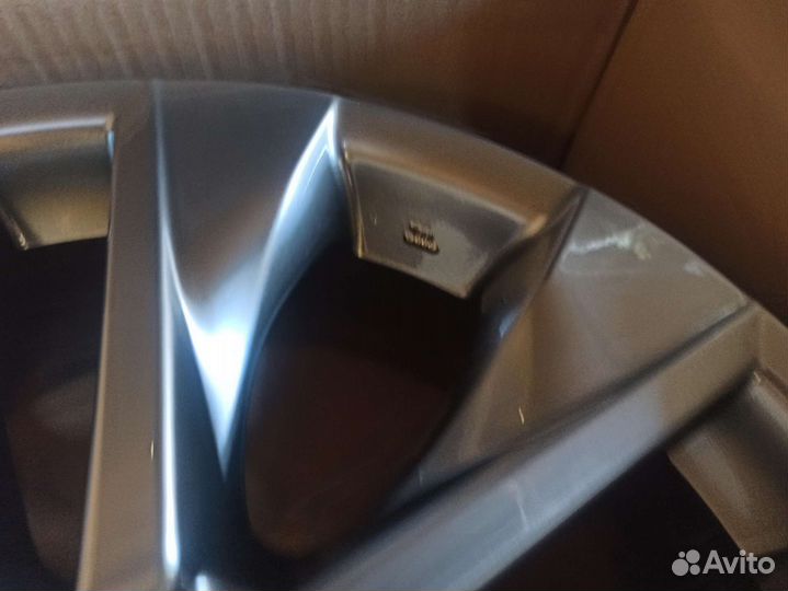 Toyota Rav4 диски r19 новые оригинал 4261A0R130