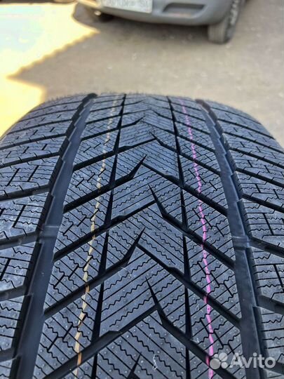 Sonix WinterXPro 999 275/45 R21 78T