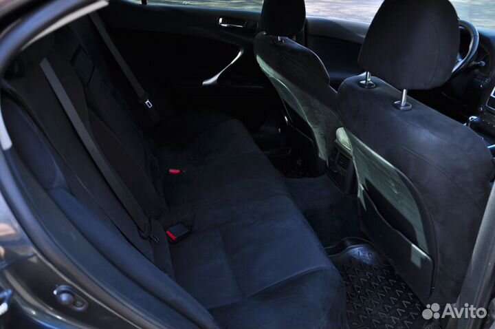 Трансфер в аэропорт / вокзал Москвы и России