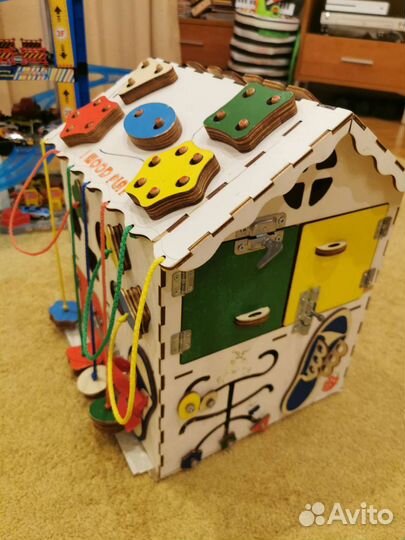 Бизиборд домик бу