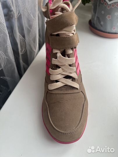 Продаю кроссовки