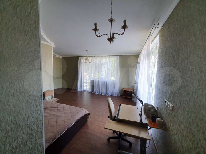 Комната 32 м² в 3-к., 2/2 эт.