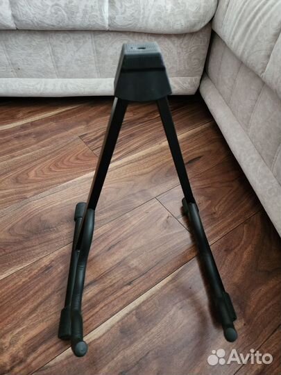 Стойка для гитары Millenium Германия