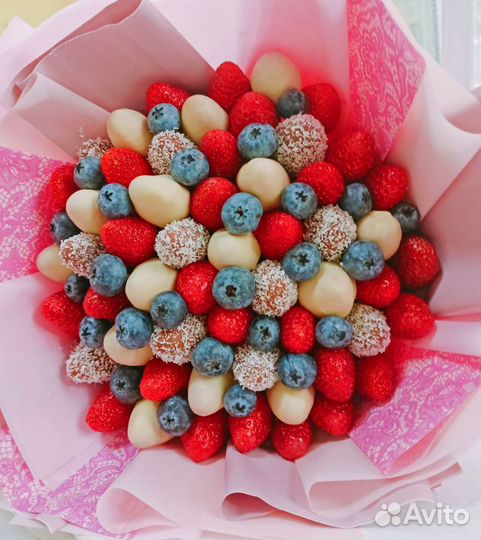Клубничный букет