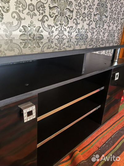 Тумба под телевизор