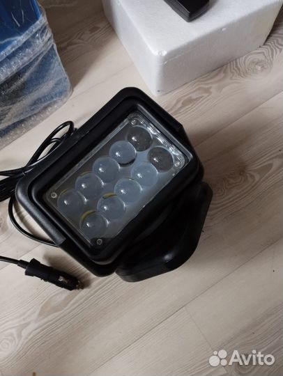 Прожектор (Фароискатель) светодиодный автомобиля